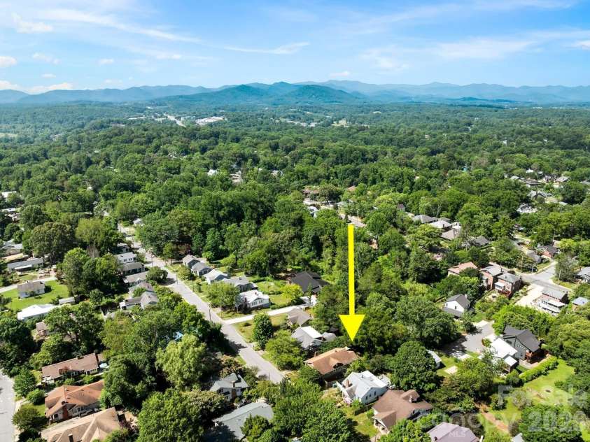 45 Fairfax Avenue, Asheville, NC 28806.  MLS# CAR4398967, YatesRealty ID 36841. 