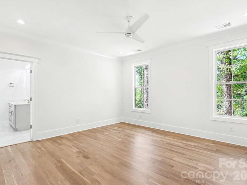4300 Tangle Drive, Charlotte, NC 28211.  MLS# CAR4366713, YatesRealty ID 36842. Bedroom 3