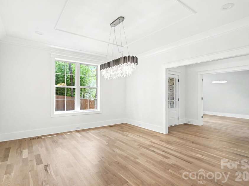 4300 Tangle Drive, Charlotte, NC 28211.  MLS# CAR4366713, YatesRealty ID 36842. Dining Room