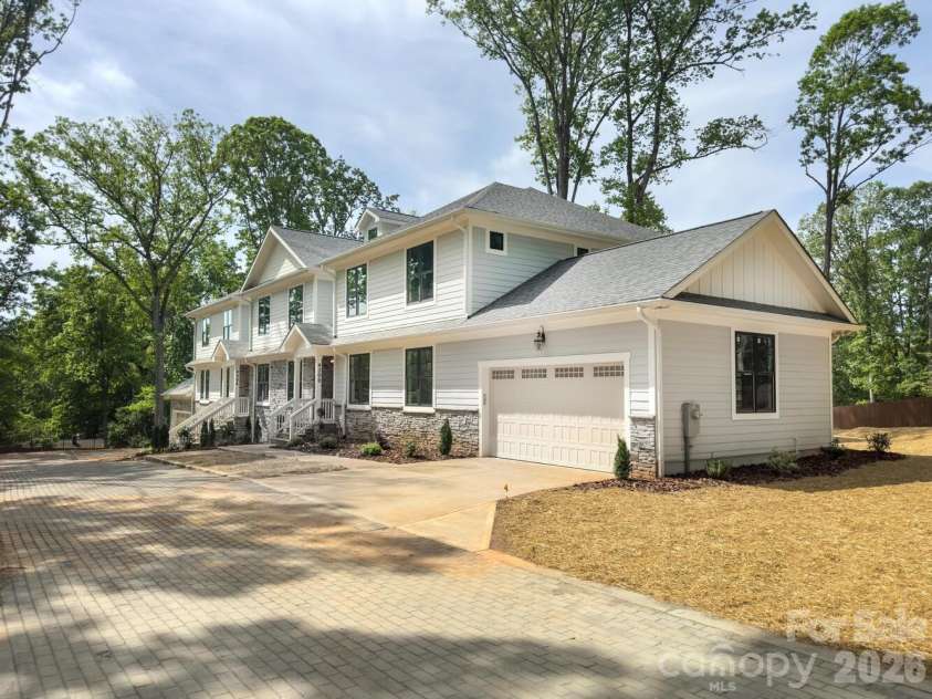 4300 Tangle Drive, Charlotte, NC 28211.  MLS# CAR4366713, YatesRealty ID 36842. Front