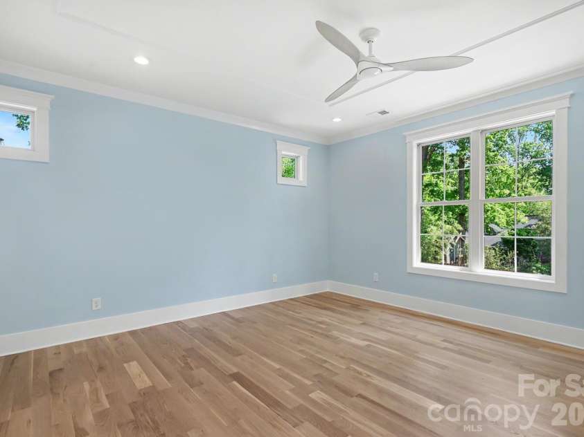 4300 Tangle Drive, Charlotte, NC 28211.  MLS# CAR4366713, YatesRealty ID 36842. Primary bedroom