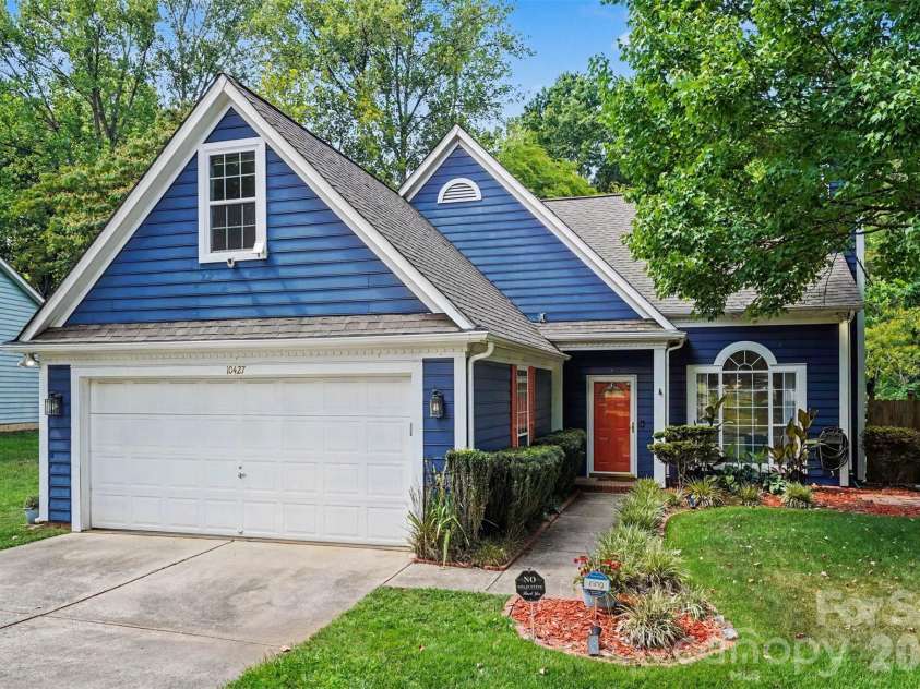 10427 Danesway Lane, Cornelius, NC 28031.  MLS# CAR4398912, YatesRealty ID 36843. 