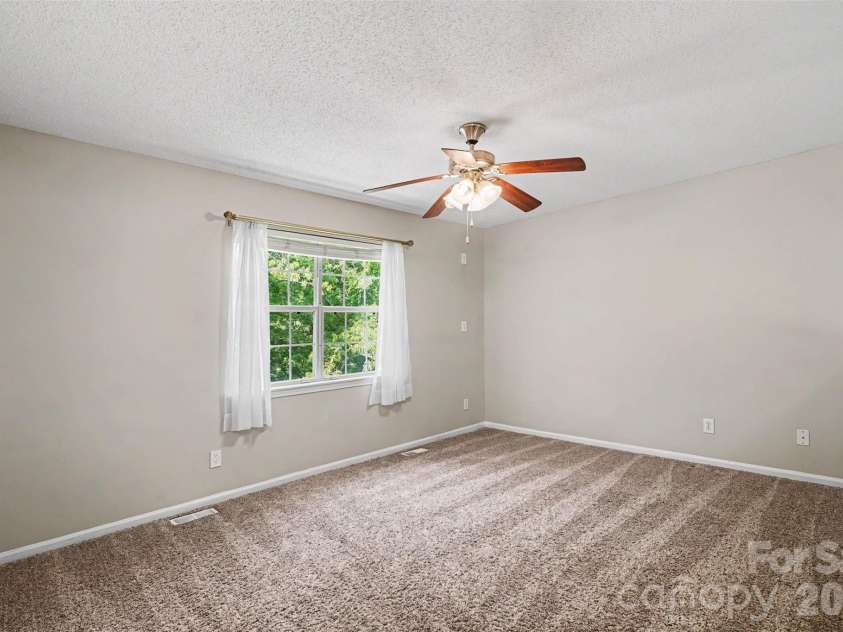 10427 Danesway Lane, Cornelius, NC 28031.  MLS# CAR4398912, YatesRealty ID 36843. 