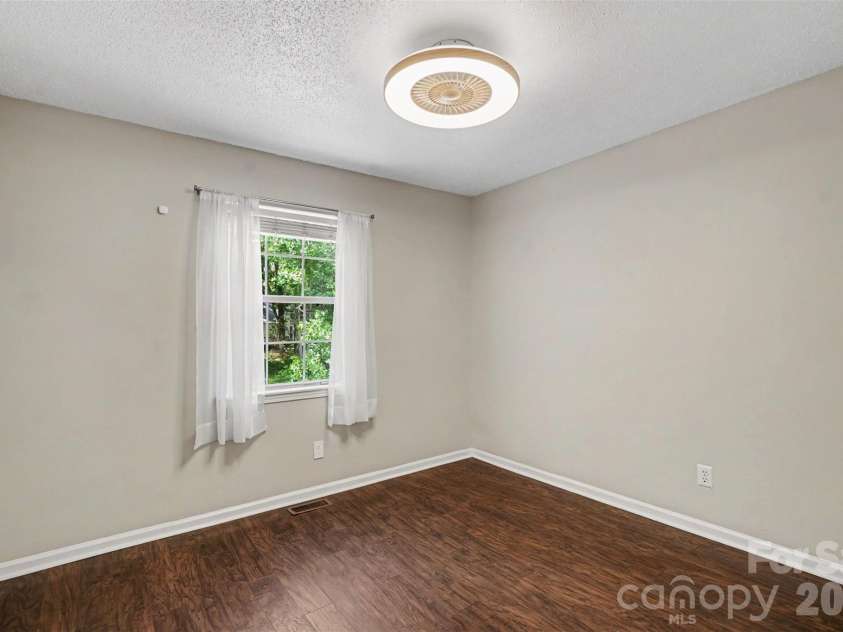 10427 Danesway Lane, Cornelius, NC 28031.  MLS# CAR4398912, YatesRealty ID 36843. 