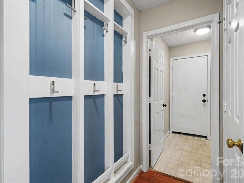 10427 Danesway Lane, Cornelius, NC 28031.  MLS# CAR4398912, YatesRealty ID 36843. 