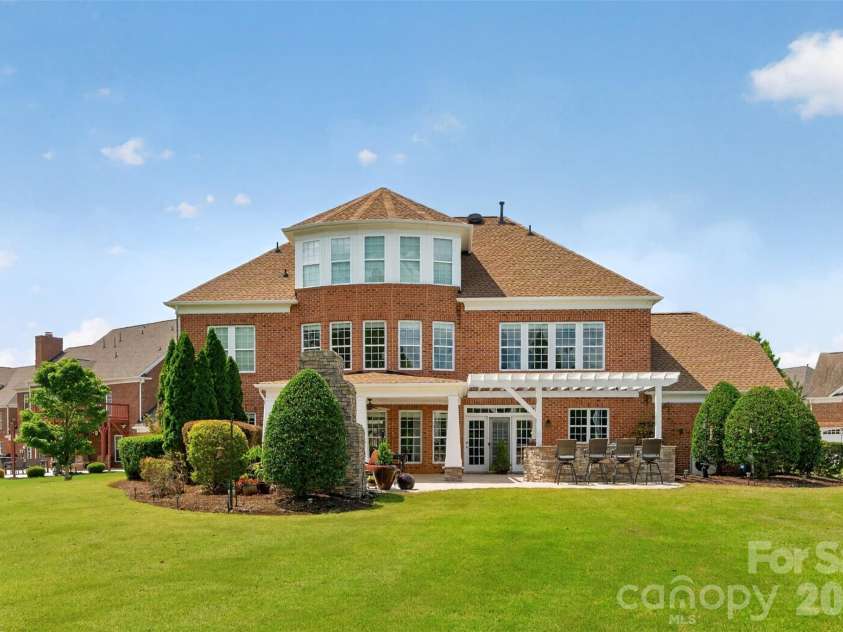 10210 Alouette Drive, Waxhaw, NC 28173.  MLS# CAR4398945, YatesRealty ID 36844. Backyard