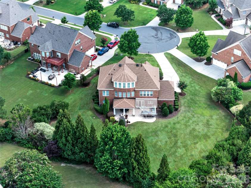 10210 Alouette Drive, Waxhaw, NC 28173.  MLS# CAR4398945, YatesRealty ID 36844. Private lot