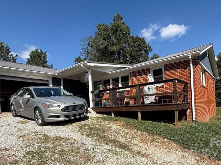 54 Dee Cable Drive, Marion, NC 28752.  MLS# CAR4302367, YatesRealty ID 36845. 