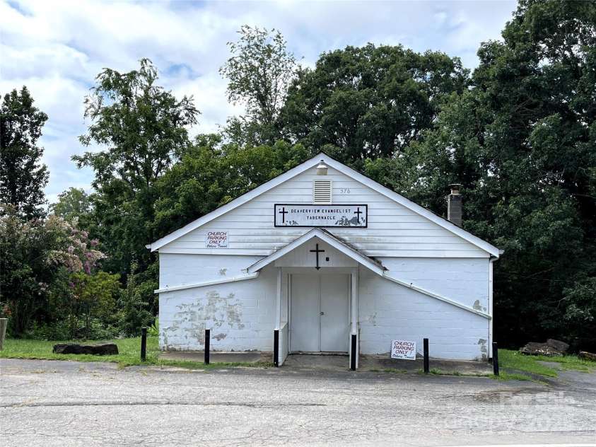 576 Deaverview Road, Asheville, NC 28806.  MLS# CAR4312244, YatesRealty ID 36847. 