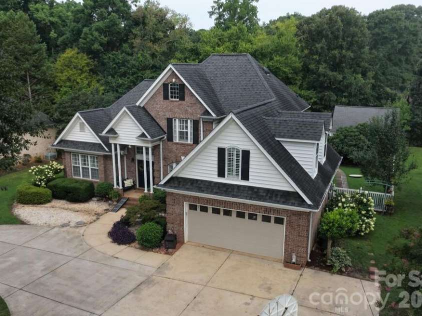 1093 Fairfield Drive, Gastonia, NC 28054.  MLS# CAR4396984, YatesRealty ID 36848. 