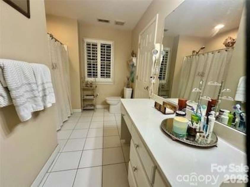1093 Fairfield Drive, Gastonia, NC 28054.  MLS# CAR4396984, YatesRealty ID 36848. 