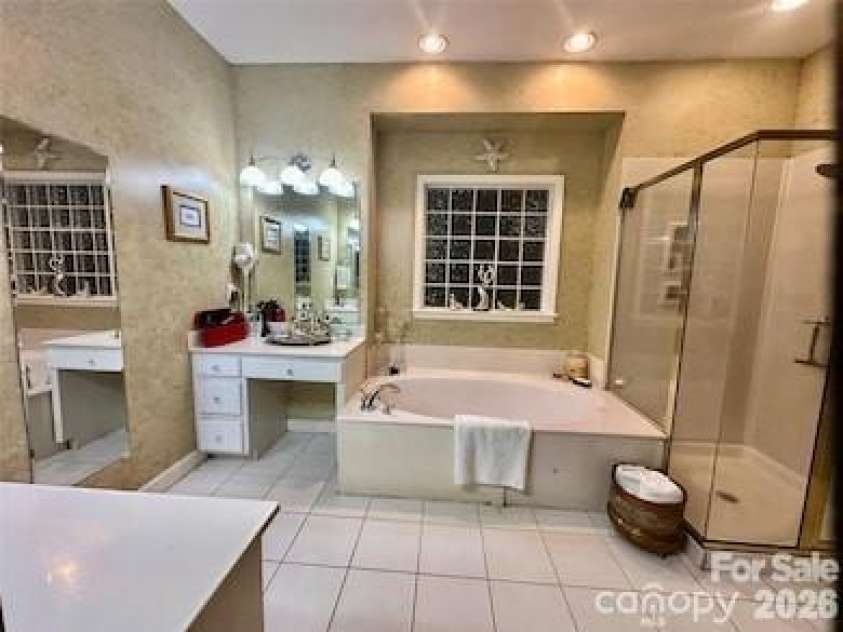 1093 Fairfield Drive, Gastonia, NC 28054.  MLS# CAR4396984, YatesRealty ID 36848. 