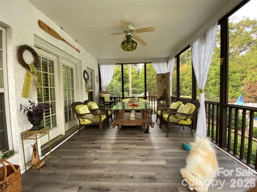 1093 Fairfield Drive, Gastonia, NC 28054.  MLS# CAR4396984, YatesRealty ID 36848. 