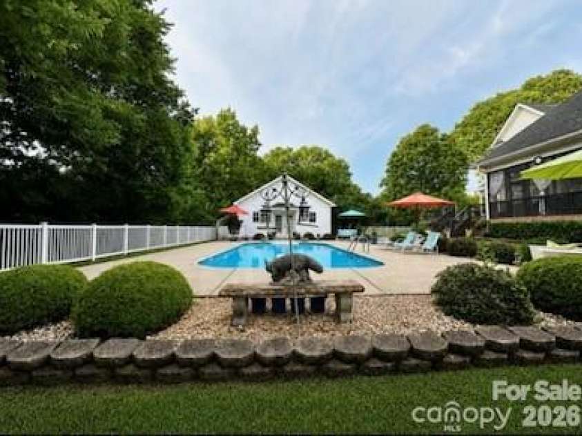 1093 Fairfield Drive, Gastonia, NC 28054.  MLS# CAR4396984, YatesRealty ID 36848. 