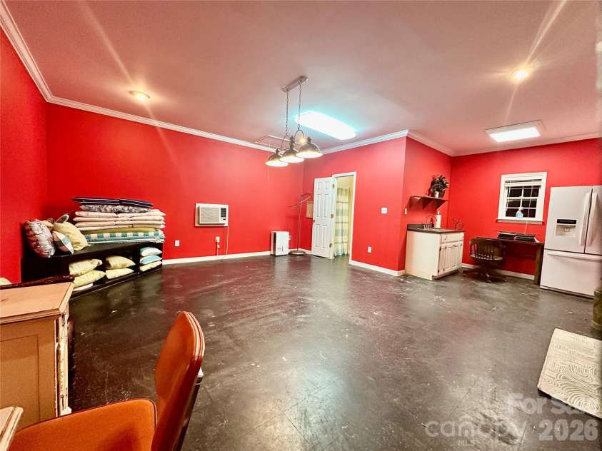 1093 Fairfield Drive, Gastonia, NC 28054.  MLS# CAR4396984, YatesRealty ID 36848. Inside the very large Pool house