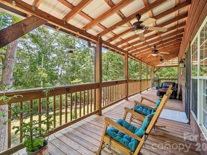 61 Misty Hill Lane, Franklin, NC 28734.  MLS# CAR4400232, YatesRealty ID 36849. 