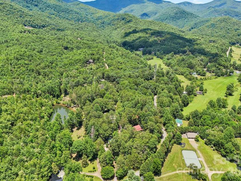 61 Misty Hill Lane, Franklin, NC 28734.  MLS# CAR4400232, YatesRealty ID 36849. 