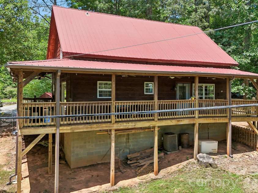 61 Misty Hill Lane, Franklin, NC 28734.  MLS# CAR4400232, YatesRealty ID 36849. 