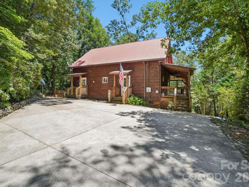 61 Misty Hill Lane, Franklin, NC 28734.  MLS# CAR4400232, YatesRealty ID 36849. 