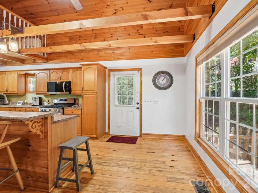 61 Misty Hill Lane, Franklin, NC 28734.  MLS# CAR4400232, YatesRealty ID 36849. 