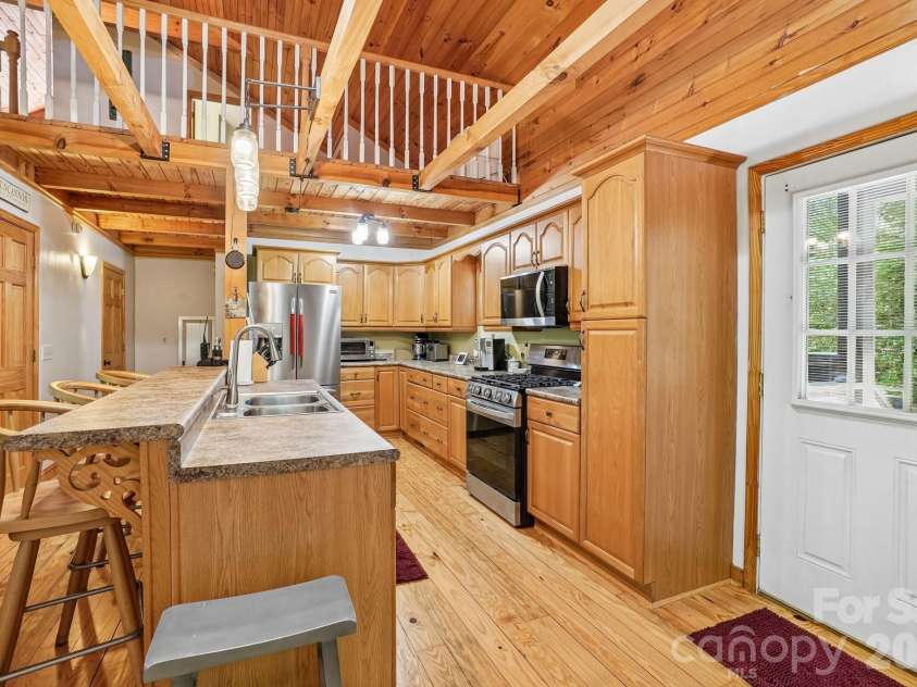 61 Misty Hill Lane, Franklin, NC 28734.  MLS# CAR4400232, YatesRealty ID 36849. 