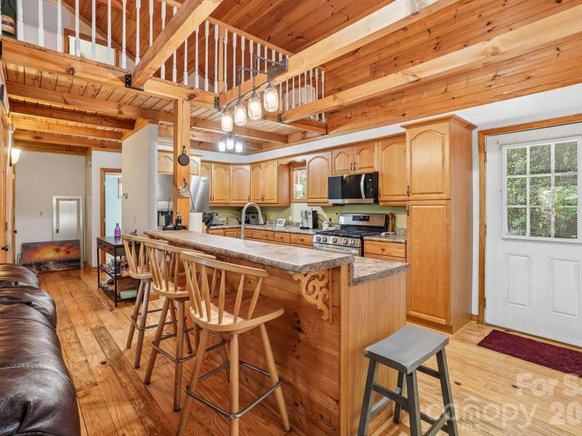 61 Misty Hill Lane, Franklin, NC 28734.  MLS# CAR4400232, YatesRealty ID 36849. 