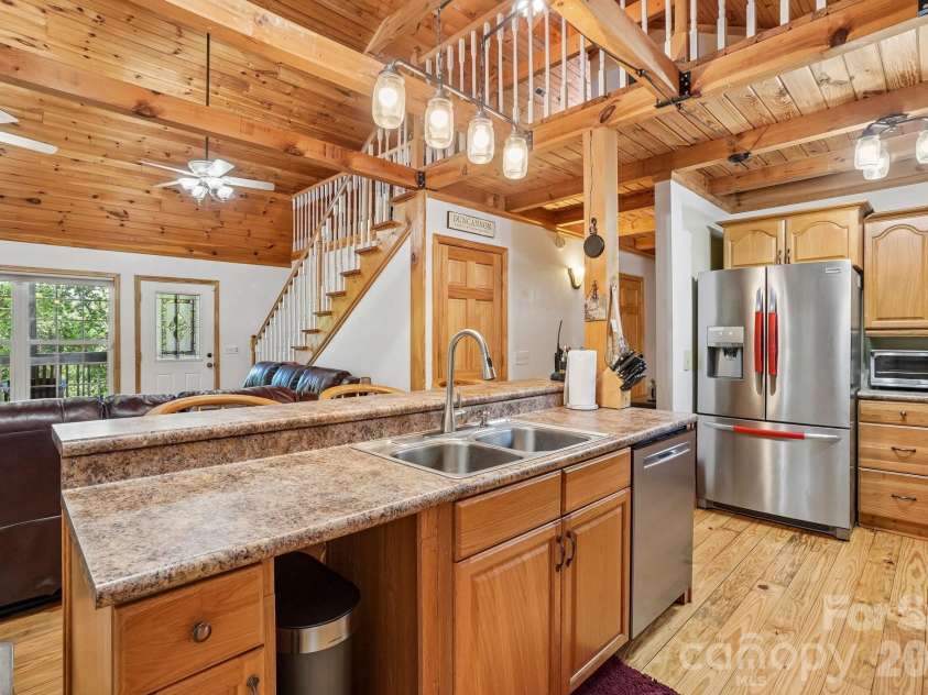 61 Misty Hill Lane, Franklin, NC 28734.  MLS# CAR4400232, YatesRealty ID 36849. 