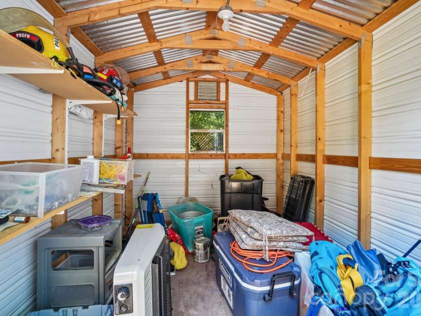 61 Misty Hill Lane, Franklin, NC 28734.  MLS# CAR4400232, YatesRealty ID 36849. 