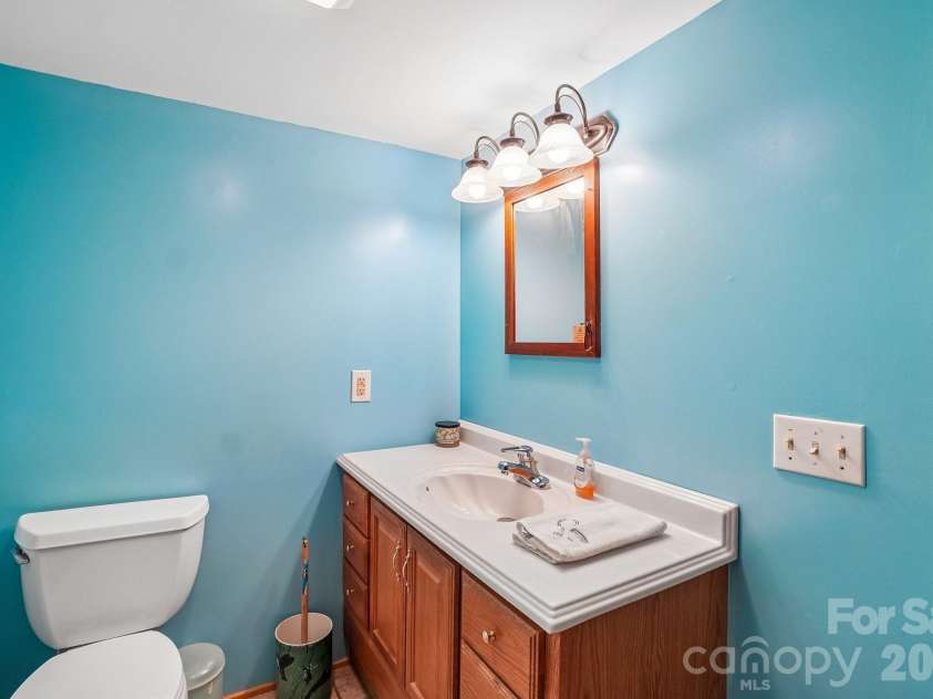 61 Misty Hill Lane, Franklin, NC 28734.  MLS# CAR4400232, YatesRealty ID 36849. Half Bath on main level