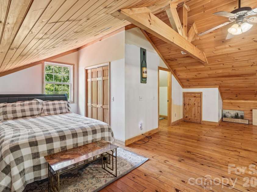 61 Misty Hill Lane, Franklin, NC 28734.  MLS# CAR4400232, YatesRealty ID 36849. Loft Bedroom
