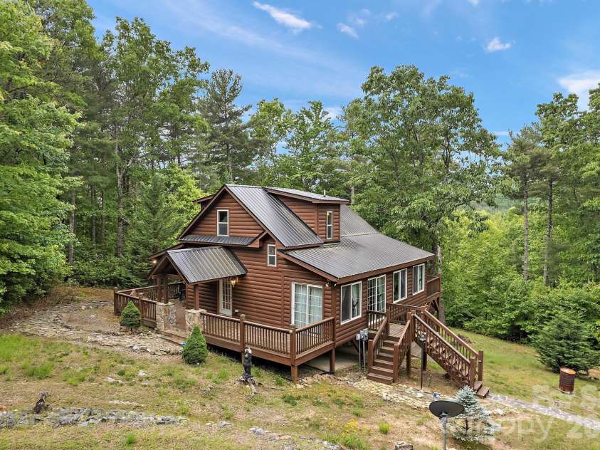 1158 Staghorn Road, Purlear, NC 28665.  MLS# CAR4343107, YatesRealty ID 3685. Your Mountain Getaway Awaits!