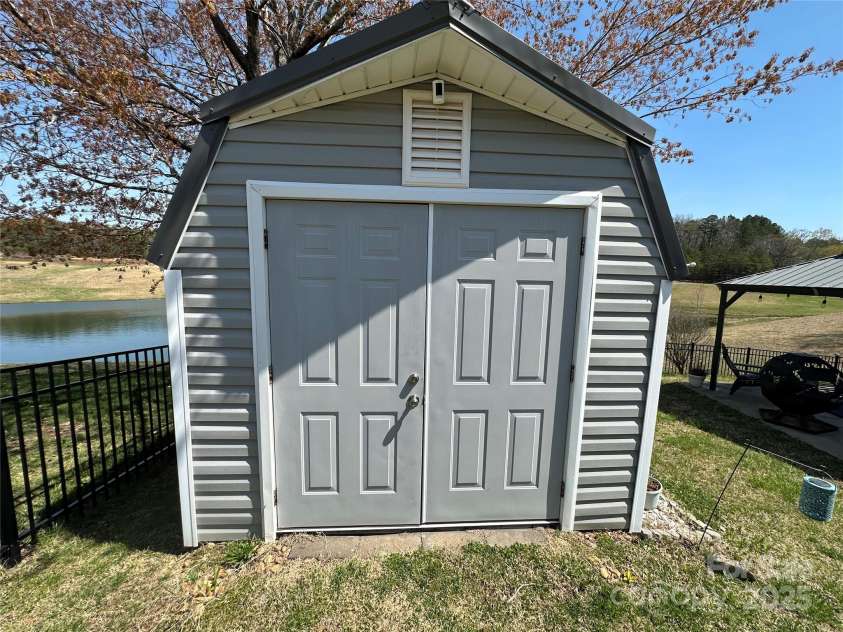 134 Putt Putt Lane, New London, NC 28127.  MLS# CAR4241139, YatesRealty ID 3685. 