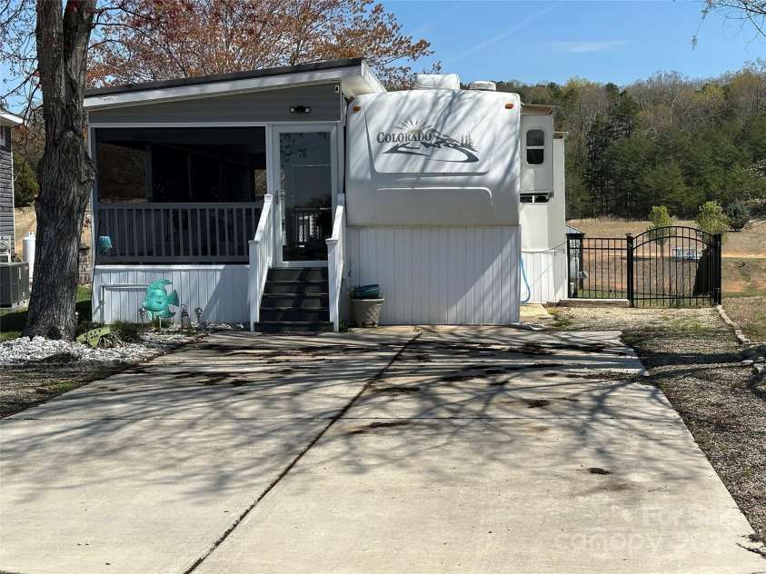 134 Putt Putt Lane, New London, NC 28127.  MLS# CAR4241139, YatesRealty ID 3685. 