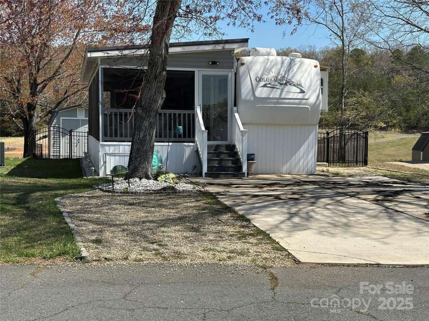 134 Putt Putt Lane, New London, NC 28127.  MLS# CAR4241139, YatesRealty ID 3685. 