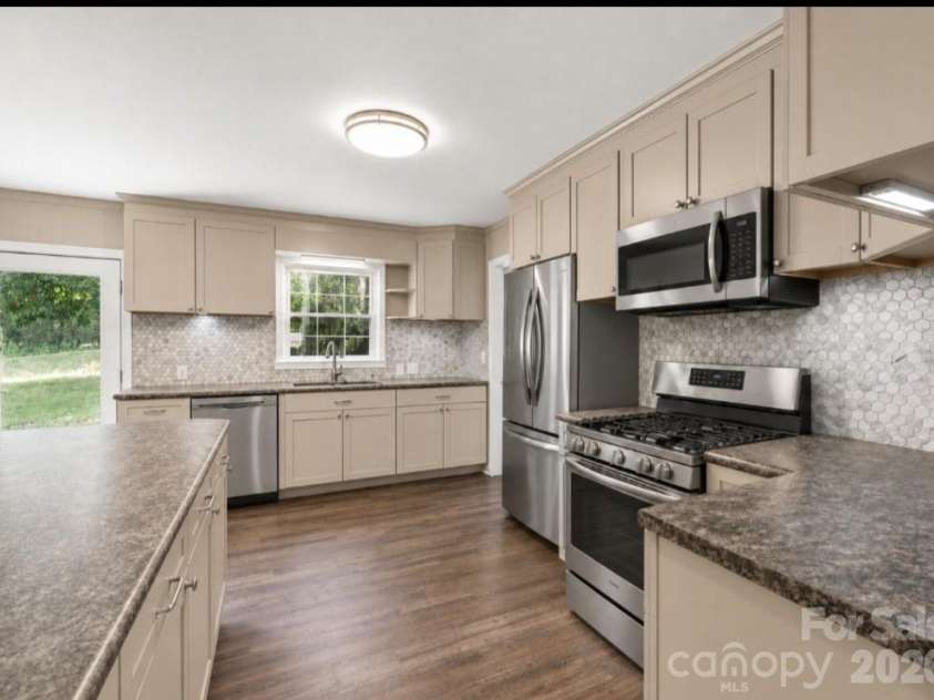 615 Fernwood Drive, Albemarle, NC 28001.  MLS# CAR4399417, YatesRealty ID 36850. 