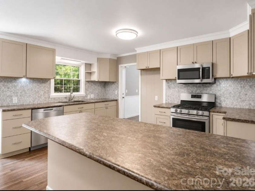 615 Fernwood Drive, Albemarle, NC 28001.  MLS# CAR4399417, YatesRealty ID 36850. 