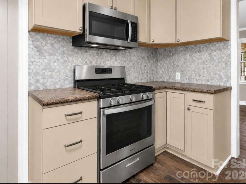 615 Fernwood Drive, Albemarle, NC 28001.  MLS# CAR4399417, YatesRealty ID 36850. 