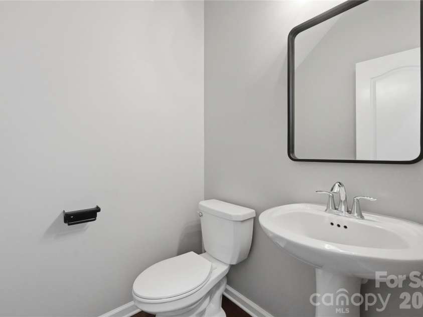 13731 Canterbury Castle Drive, Charlotte, NC 28273.  MLS# CAR4385968, YatesRealty ID 36851. 