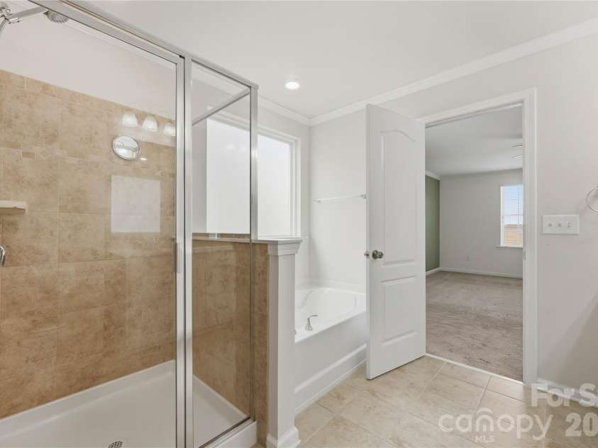 13731 Canterbury Castle Drive, Charlotte, NC 28273.  MLS# CAR4385968, YatesRealty ID 36851. 