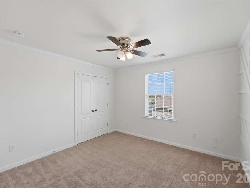 13731 Canterbury Castle Drive, Charlotte, NC 28273.  MLS# CAR4385968, YatesRealty ID 36851. 
