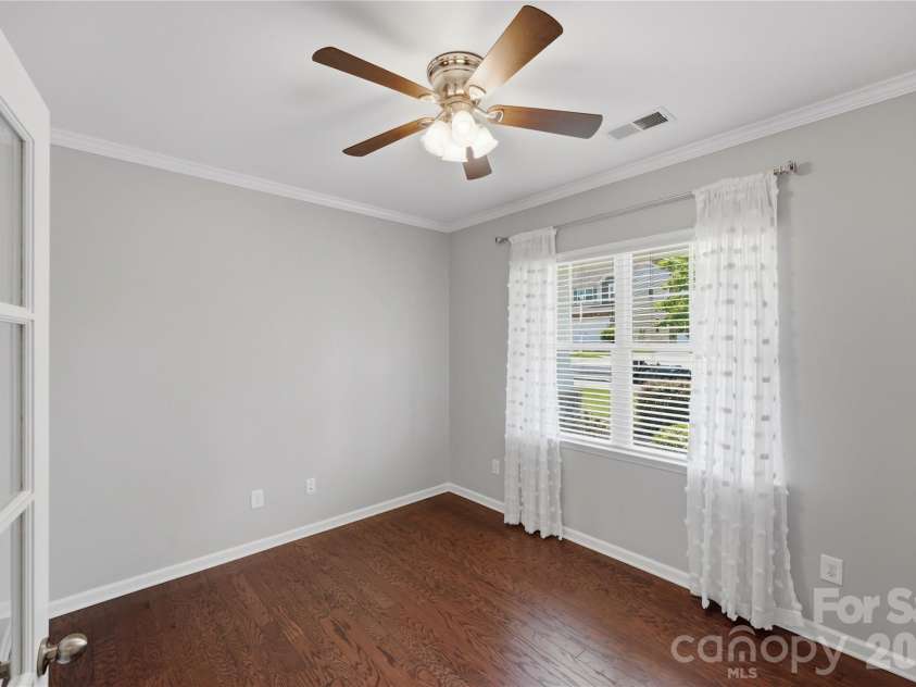 13731 Canterbury Castle Drive, Charlotte, NC 28273.  MLS# CAR4385968, YatesRealty ID 36851. First floor office or flex space