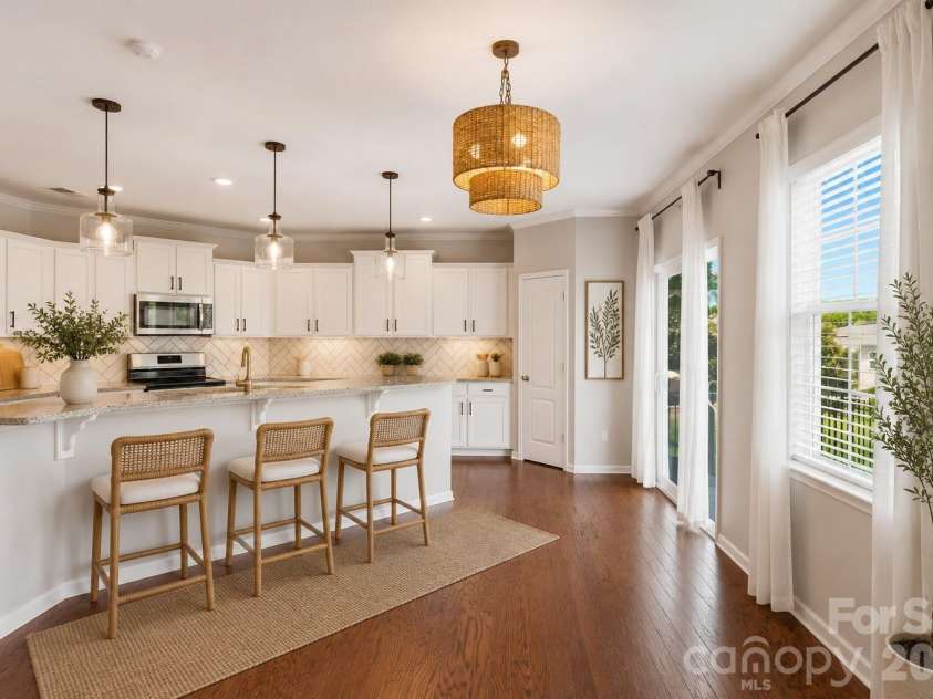 13731 Canterbury Castle Drive, Charlotte, NC 28273.  MLS# CAR4385968, YatesRealty ID 36851. Virtually Staged Kitchen