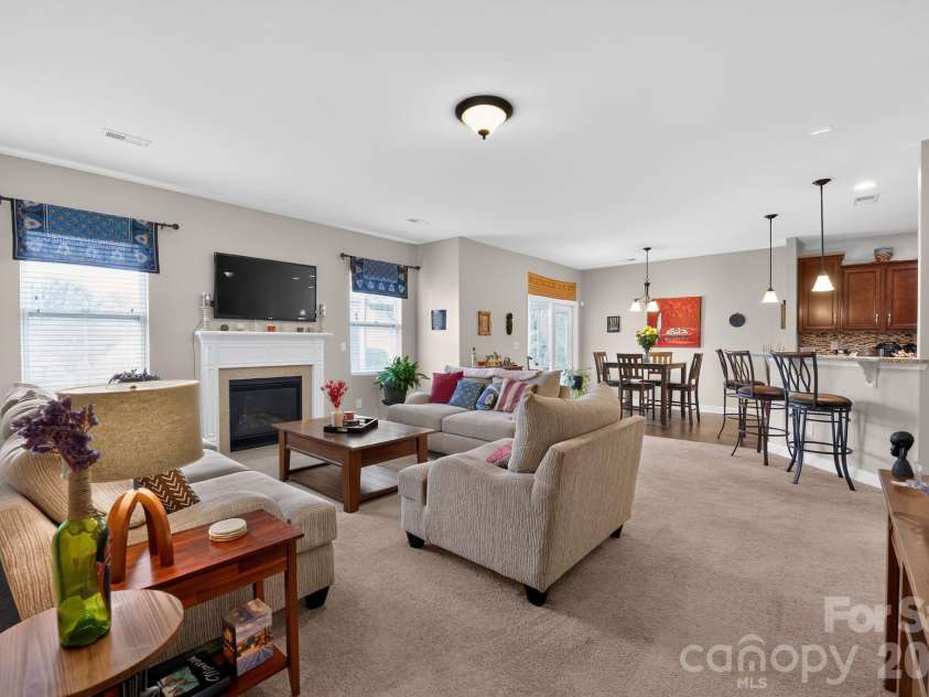 5909 Langwell Lane, Charlotte, NC 28278.  MLS# CAR4404006, YatesRealty ID 36852. 