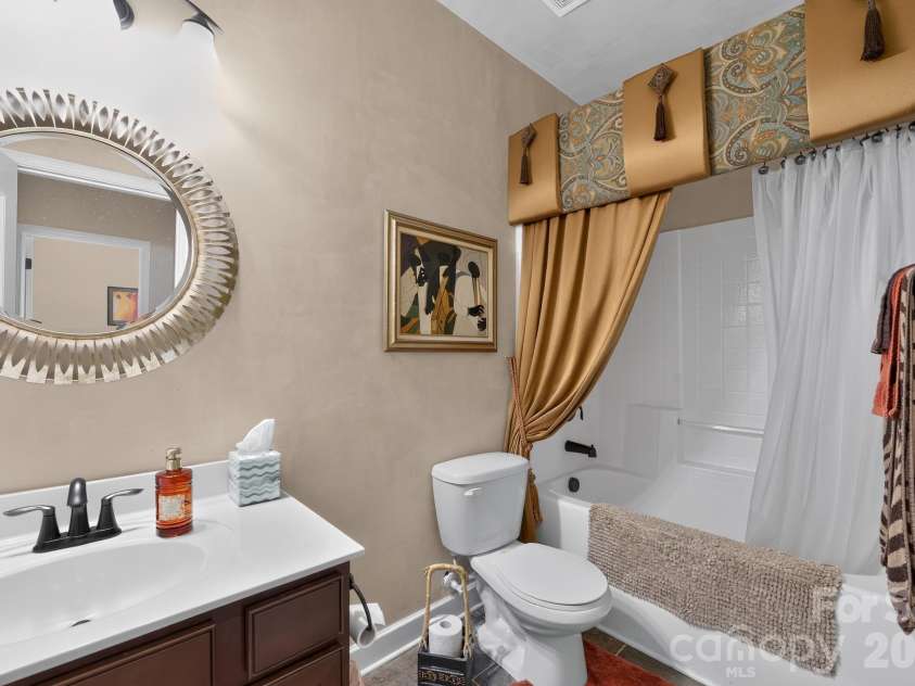 5909 Langwell Lane, Charlotte, NC 28278.  MLS# CAR4404006, YatesRealty ID 36852. 