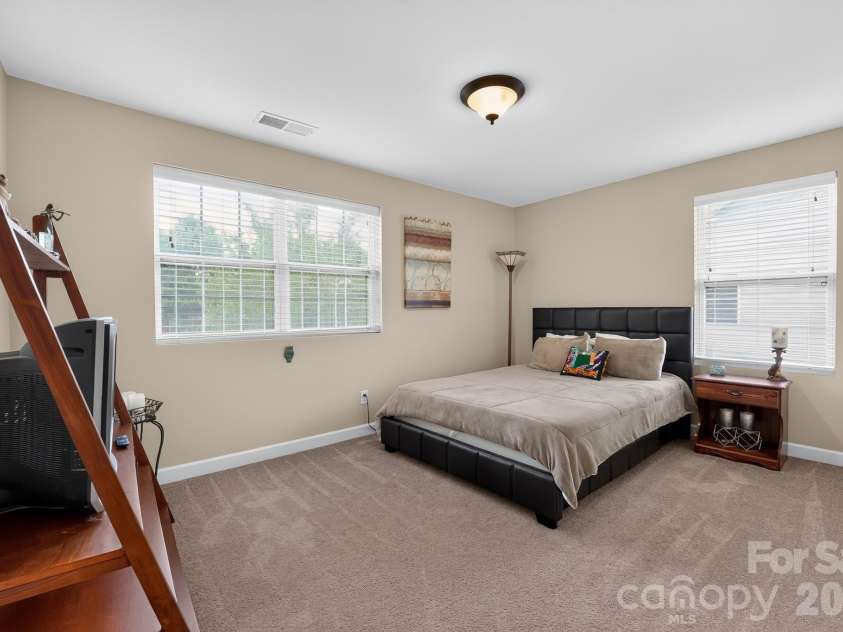5909 Langwell Lane, Charlotte, NC 28278.  MLS# CAR4404006, YatesRealty ID 36852. 