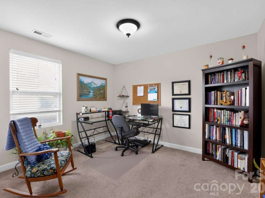 5909 Langwell Lane, Charlotte, NC 28278.  MLS# CAR4404006, YatesRealty ID 36852. 