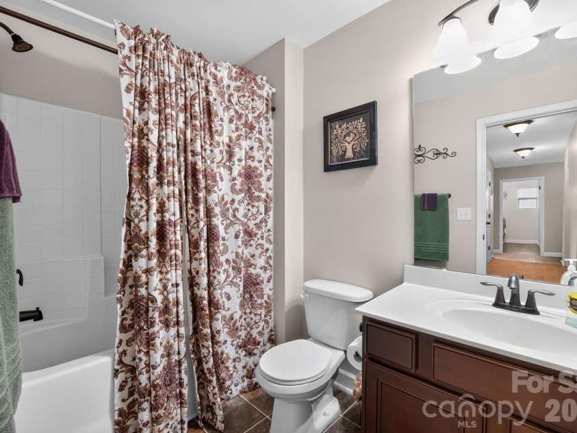 5909 Langwell Lane, Charlotte, NC 28278.  MLS# CAR4404006, YatesRealty ID 36852. 