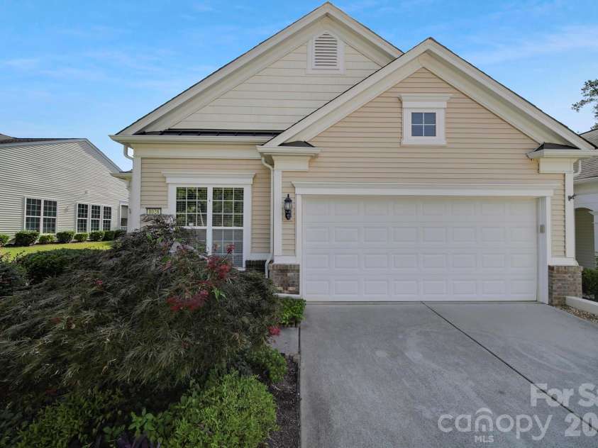 1028 Sweetleaf Drive, Fort Mill, SC 29707.  MLS# CAR4403290, YatesRealty ID 36854. 