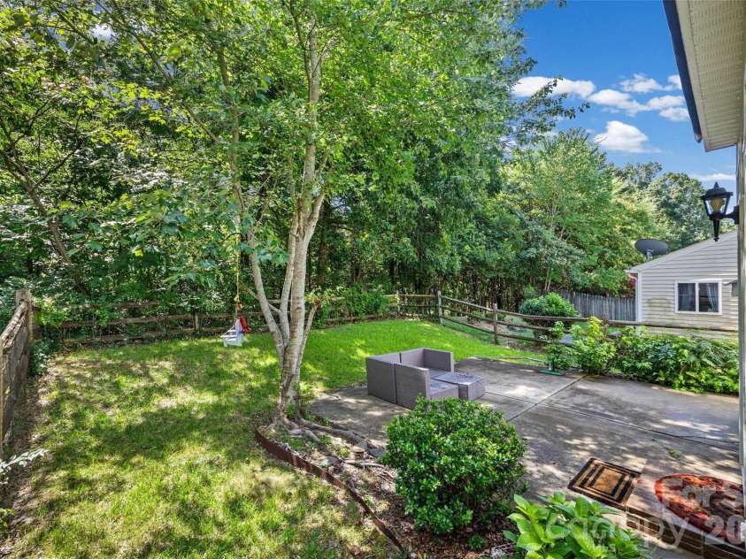 5219 Silabert Avenue, Charlotte, NC 28205.  MLS# CAR4403453, YatesRealty ID 36855. 