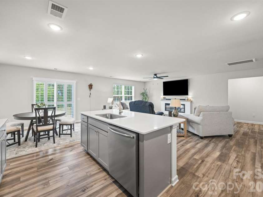 1183 Blackburn Circle, Edgemoor, SC 29712.  MLS# CAR4403052, YatesRealty ID 36856. 